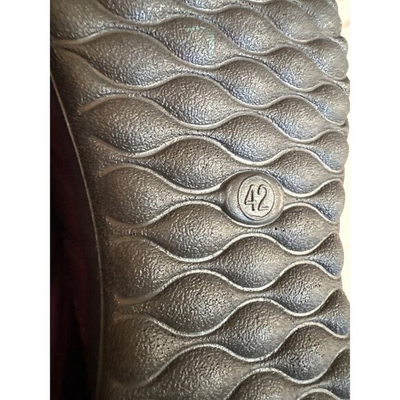 GO Cozy Maroon Quilted Slip-On Winter Booties With Faux Fur Lining Rubber Sole - Picture 5 of 6